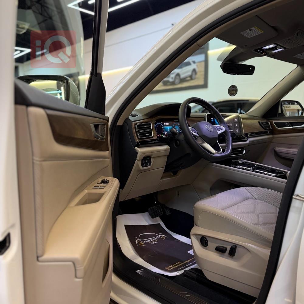 https://cdn.iqcars.io34fe1c3a-e617-4884-8a2f-09d5516777b0_4.jpg